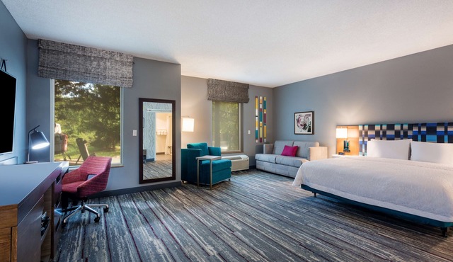 Hampton Inn & Suites Herndon-Reston