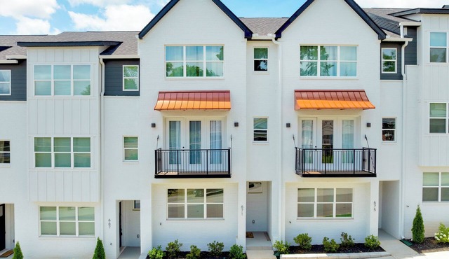 Heart of Scenic City- charming, comfy, classy and conveniently located