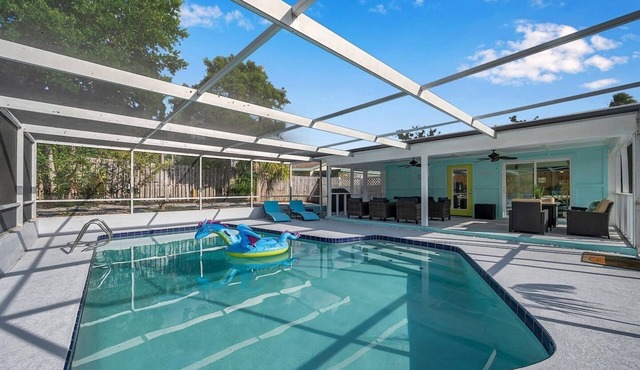 Heated SW Pool - Near Beaches, Golf, Trail & Food
