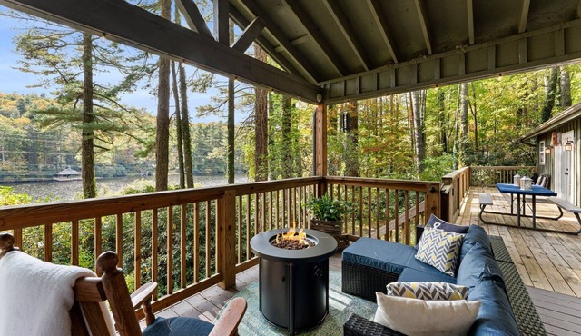 Hick's Lakehouse, Great views, Fire-pit, Kayaks