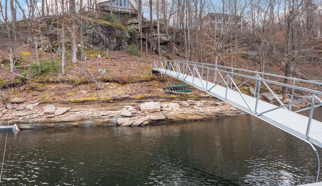Hideaway at Turtle Rock - secluded cove and year-round water!