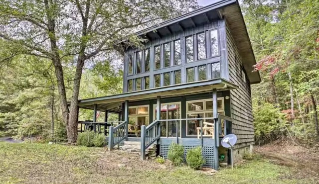 Hideaway Pond cozy cabin for two