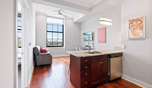 High-End 1BR w/Rooftop Amenities