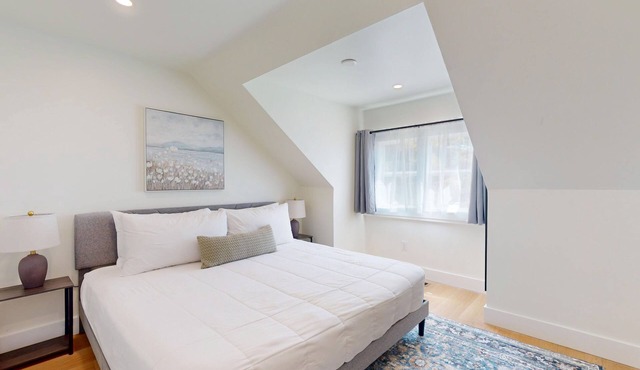High Tide Estate - [3BD, 1BA, POOL]