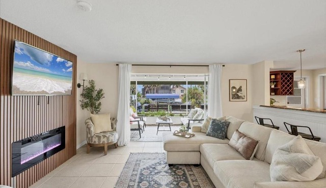 Home on Saltwater just minutes from Boca Grande!