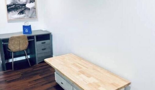 Homey 1BR with Style & Amenities