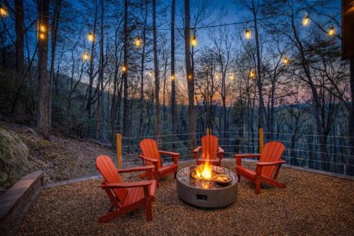 Hot Tub - Community Pool - Walnut Mountain