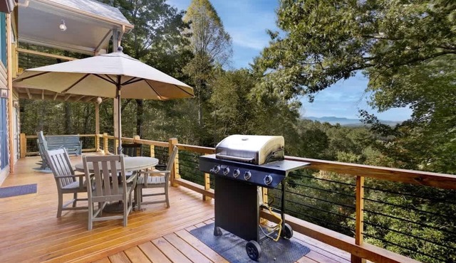 Hot Tub & Scenic Mountain Views, Game Room