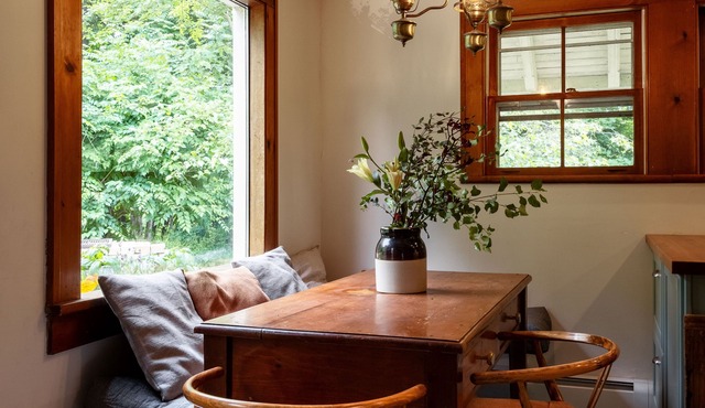 Hudson Pond · Hideaway King Suite · GF Breakfast