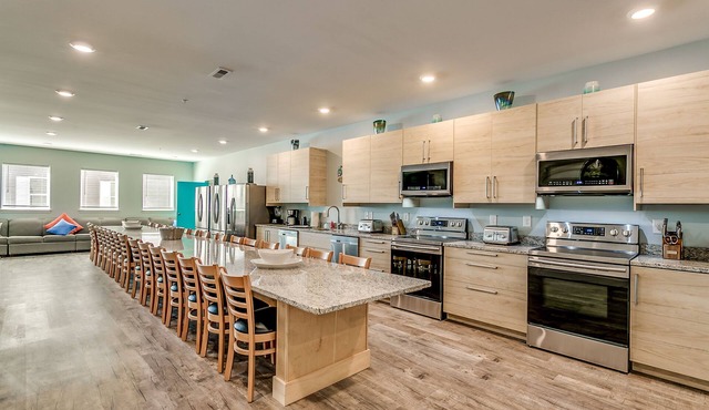 HUGE POOL, STOCKED GAME ROOM, SLEEPS 50, 1 min WALK TO BEACH, INCREDIBLE VIEWS!