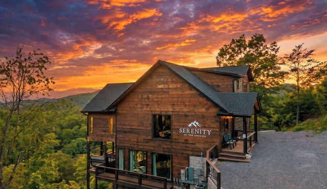 Incredible Sunset Views | Organic Decor | Arcades