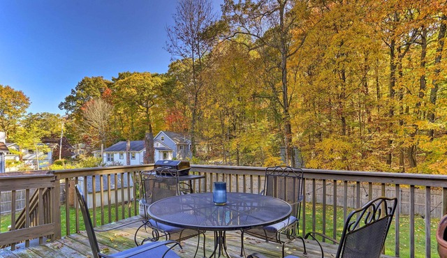 Inviting Hewitt Home Near Hiking & Skiing!