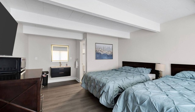 Jersey Shore Stay | 2 Beds, Free Parking, Pool