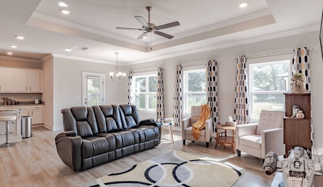 Jude Way~Spacious family friendly home