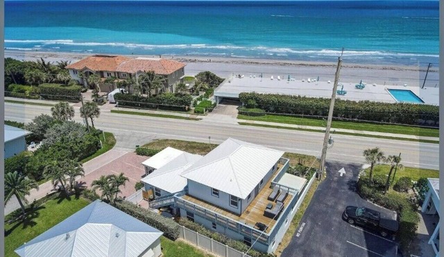 Juno Beach Access directly across street - 3bed 2.5bath house