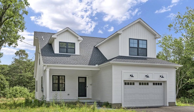 JUST 5 MILES FROM AVALON & STONE HARBOR BEACHES! 4BR, 2.2BA SINGLE FAMILY HOME