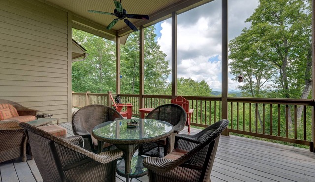 Keenan Home at Old Edwards Club: Mtn Views, 2 Levels w Porches | Pet Friendly