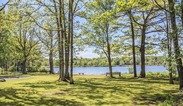 KidApproved ~PrivateLake&Beach FencedYard~Kalahari