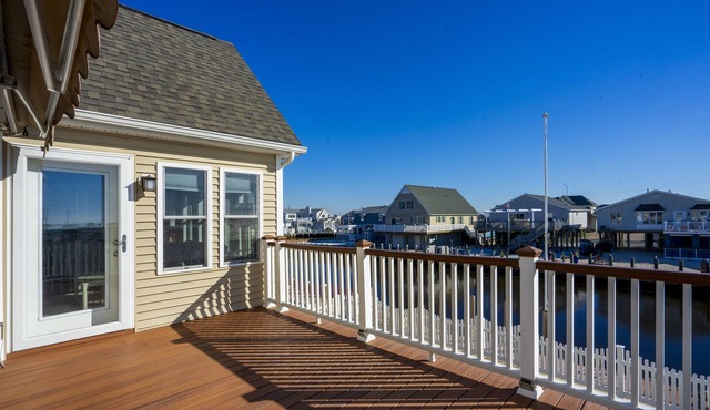 Lagoon Front with Dock Family/Friend Retreat