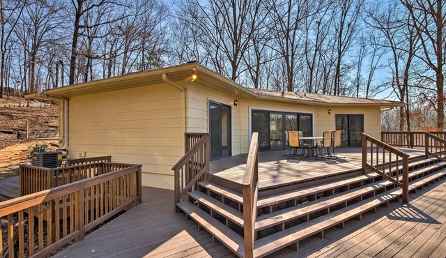 Lake Lanier Home w/Dock, Boat Parking, & Grill!