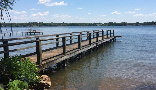 Lake Murray close To Columbia. Monthly rates discounted