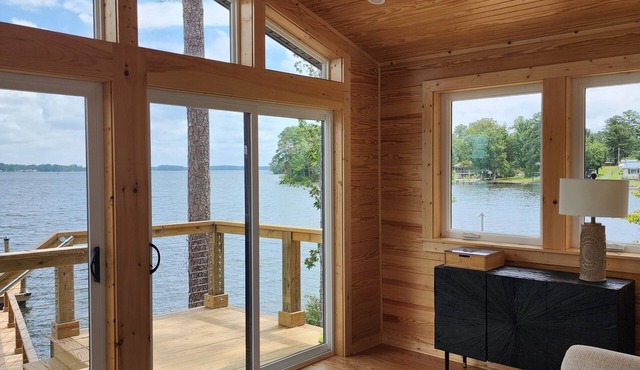 Lake Murray Modern Lakefront Retreat - Dock, Fireplace & Family-Friendly Luxury