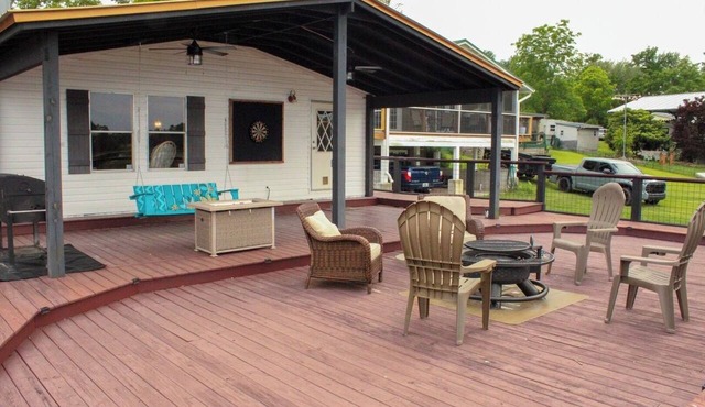 Lake Seminole Retreat with Boat Slip