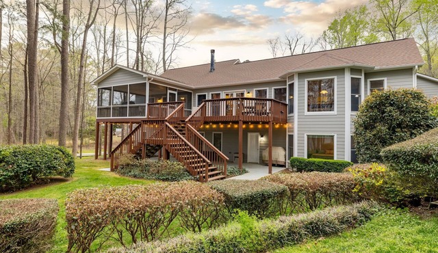 Lakefront, Dock, Kayaks, Games, Firepit, Fireplace