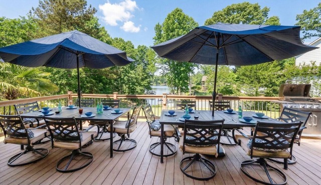 Lakefront Fun w/Private Dock, Kayaks, Hot Tub, Game Room (NEW), Pets OK