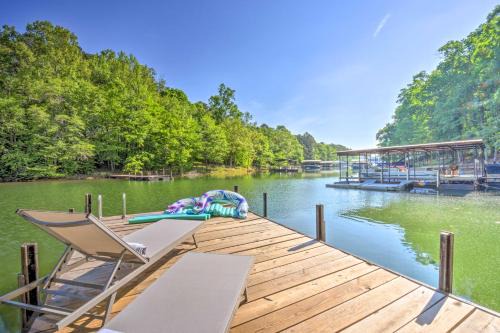 Lakefront Townville Gem w/Boat Dock & Kayaks