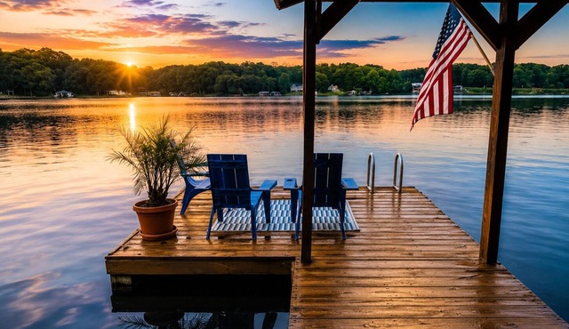 Lakefront with Private Dock, Hot Tub, Firepit, Kayaks, Game Room, Pet Friendly
