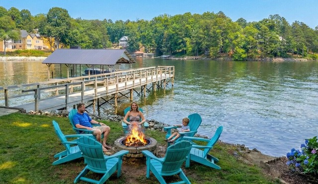 Lakeside Fun with Kayaks, Game Room, Pets OK