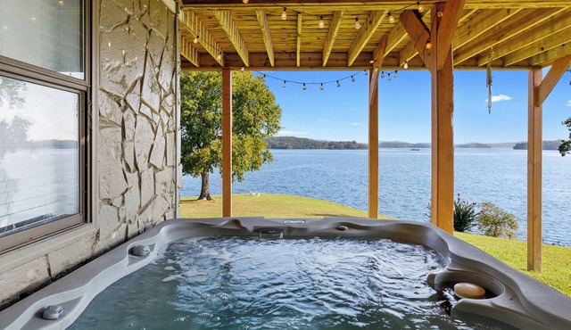 Lakin' It Easy | Private Boat Ramp, Sleeps 14!