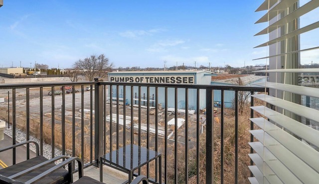 Landing | Amazing 1BD, Pool, Game Room