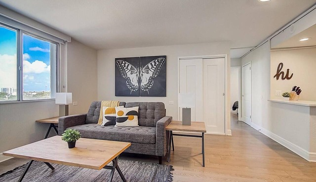 Landing | Amazing 2BD, Pool, Clubhouse