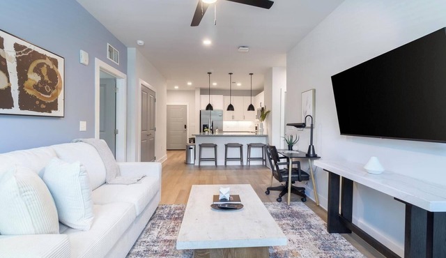 Landing | Amazing 2BD, Pool, Clubhouse