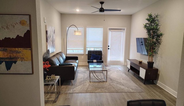 Landing | Amazing 2BD, Pool, Gym