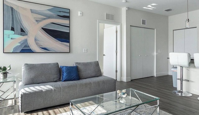 Landing | Amazing 2BD, Pool, Clubhouse