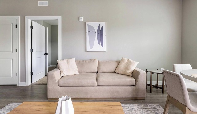 Landing | Amazing 2BD, Gym, Pool