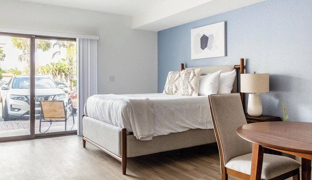 Landing | Amazing Studio, Courtyard, Yoga Studio
