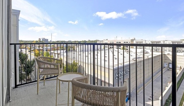 Landing at Abberly Skye - 2 Bedrooms in North Decatur