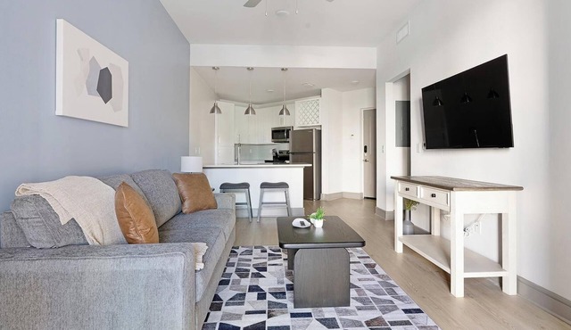 Landing | Beautiful 1BD, Clubhouse, Courtyard