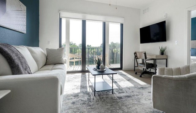 Landing Beautiful 1BD Pool Gym