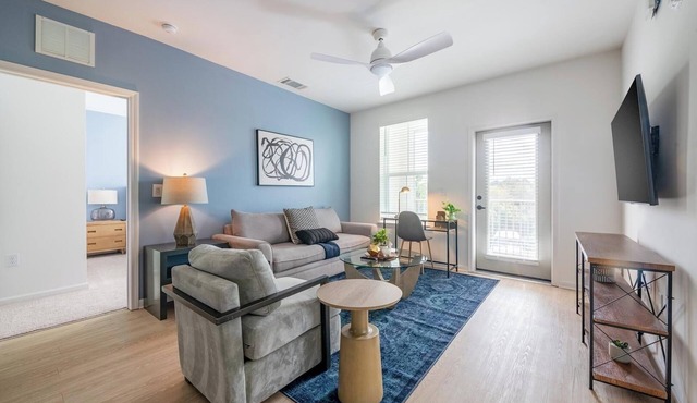 Landing | Beautiful 2BD, Pool