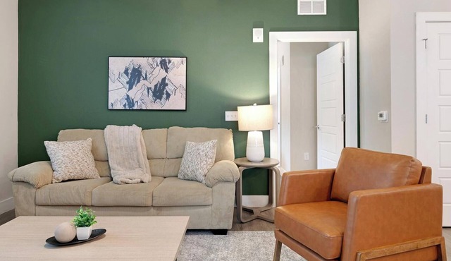 Landing | Beautiful 2BD, Clubhouse, Pool