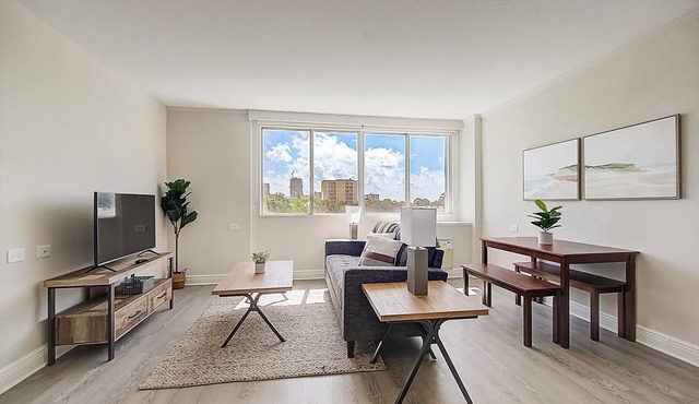 Landing | Beautiful 2BD, Courtyard, Gym