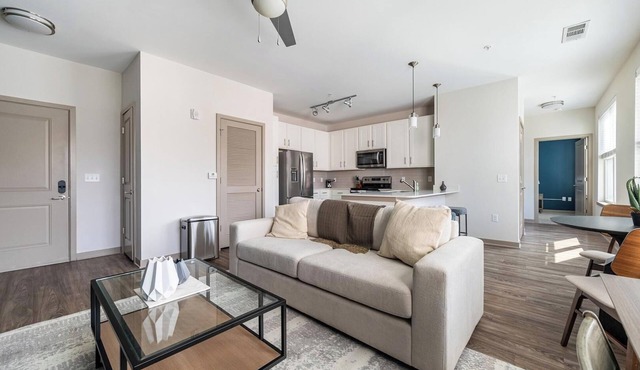 Landing | Chic 1BD, Gym, Clubhouse