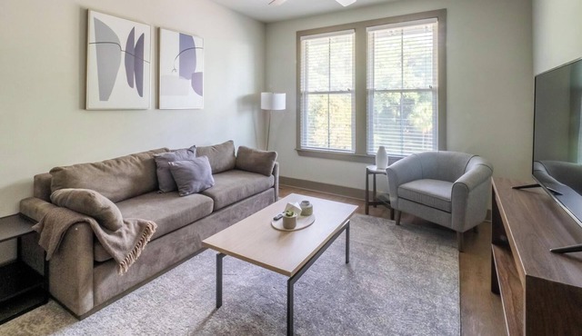 Landing | Chic 1BD, Pool, Gym
