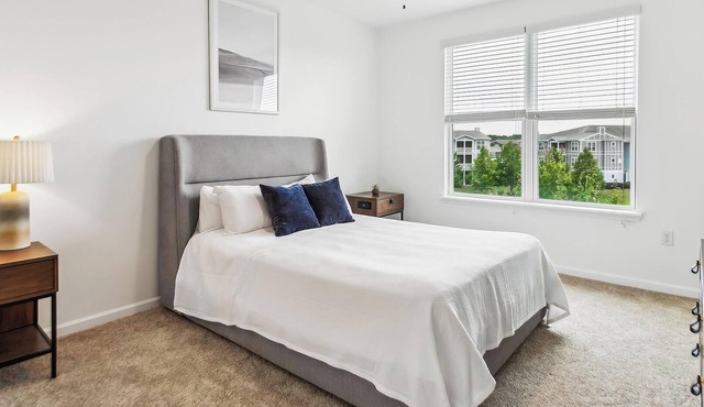 Landing | Chic 1BD, Yoga Studio, Gym
