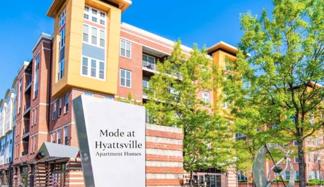 Landing | Chic 2BD, Courtyard, Pool